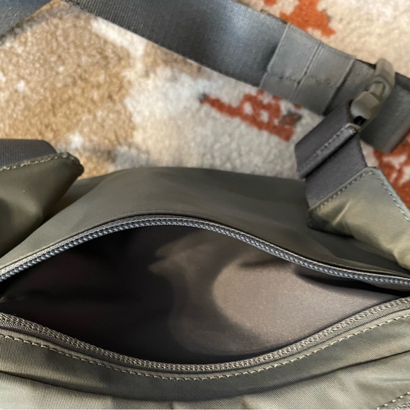 Lululemon Everywhere Belt Bag Large 2L - Picture 8 of 12